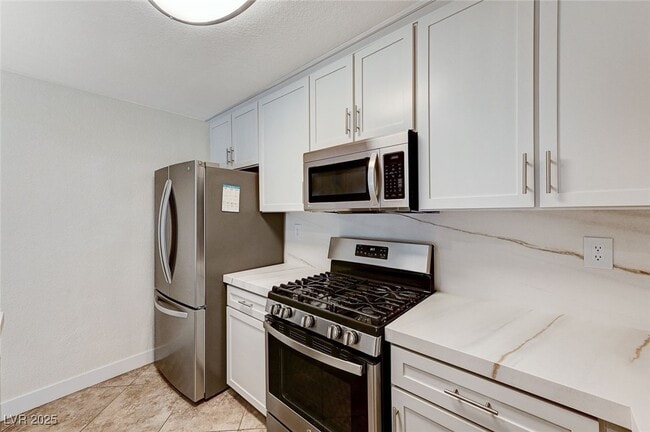 property at 2633 Durango Dr