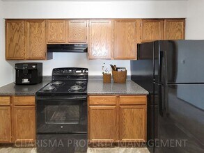 1018 Southland Ln in Brookings, SD - Building Photo - Building Photo