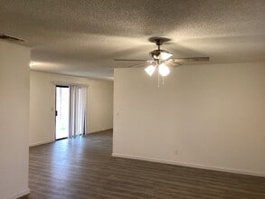 16385 N D St in Madera, CA - Building Photo - Building Photo