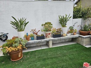 3242 Hutchison Ave in Los Angeles, CA - Building Photo - Building Photo