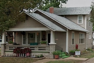 614 W 3rd Ave in El Dorado, KS - Building Photo