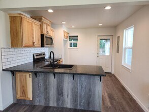 1881 Cedar St in Sweet Home, OR - Building Photo - Building Photo