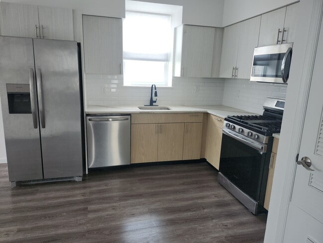 14 Gouverneur St, Unit 9