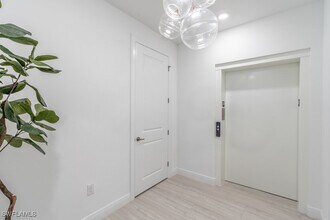 16364 Viansa Wy in Naples, FL - Building Photo - Building Photo