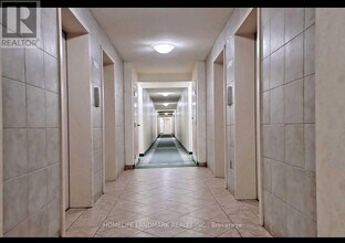 205 Hilda Ave in Toronto, ON - Building Photo - Building Photo