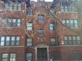 7801 S Cornell Ave in Chicago, IL - Building Photo