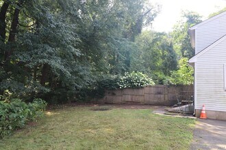 74 Westerly St in Manchester, CT - Building Photo - Building Photo