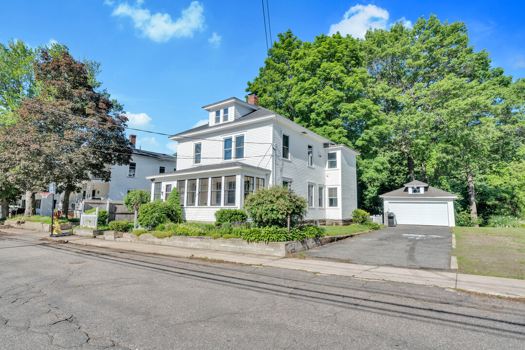 21 Charles St, Unit A in Sanford, ME - Foto de edificio