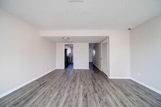 2433 Charles Blvd in Greenville, NC - Building Photo - Building Photo