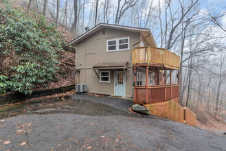 903 Heiden Ct in Gatlinburg, TN - Building Photo - Building Photo