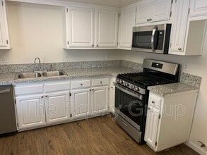 3928 W Meadow Ave in Visalia, CA - Building Photo - Building Photo