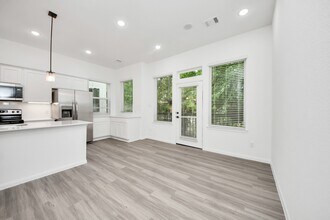 5103 Mallow St in Houston, TX - Building Photo - Building Photo