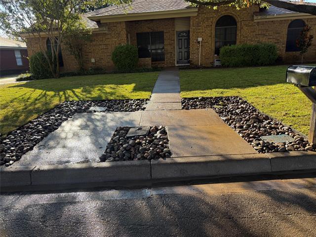 property at 10524 Shadywood Dr