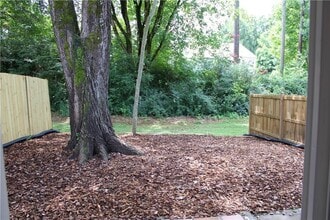 211 Goshen Ln in Woodstock, GA - Building Photo - Building Photo