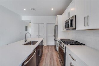 47 Graham St in Jersey City, NJ - Building Photo - Building Photo