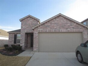 4633 Benham Dr in Crowley, TX - Building Photo - Building Photo