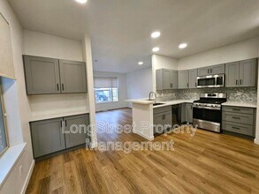 11987 SW Horizon Blvd in Beaverton, OR - Building Photo - Building Photo