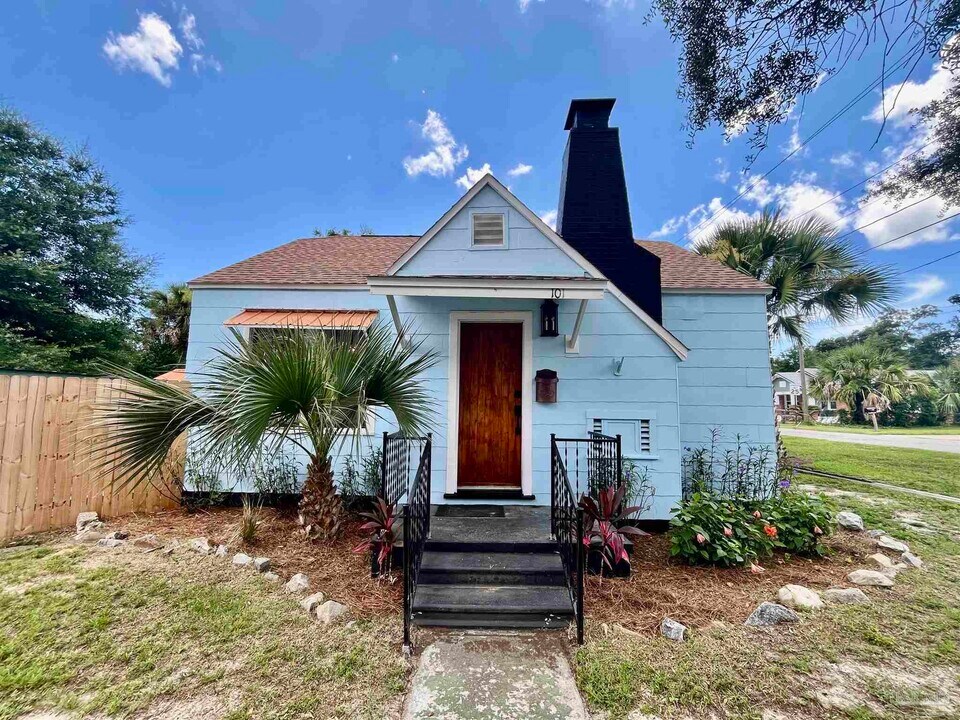 101 Central Ave in Pensacola, FL - Building Photo