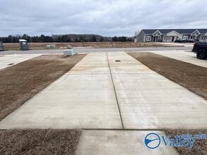 130 Foster Wy Dr in Huntsville, AL - Building Photo - Building Photo