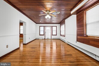 2206 S Fern St in Arlington, VA - Building Photo - Building Photo
