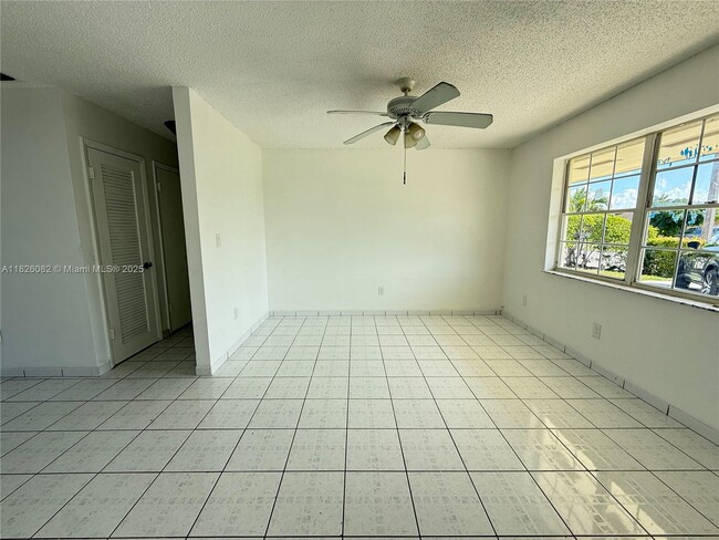 548 SW 17th Ave in Homestead, FL - Building Photo - Building Photo