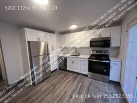 5202 112th St SW in Tacoma, WA - Building Photo