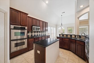 1483 Allison St in Alvin, TX - Foto de edificio - Building Photo