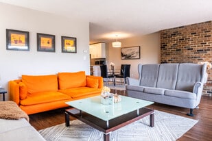 Cochise Apartments in Burien, WA - Building Photo