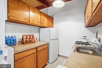 7753 Donnybrook Ct in Annandale, VA - Building Photo - Building Photo