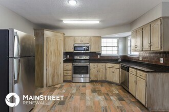 212 E Connie St in Lansing, KS - Building Photo - Building Photo