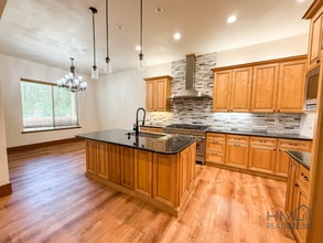 13815 Woods Valley Ct in Valley Center, CA - Building Photo - Building Photo
