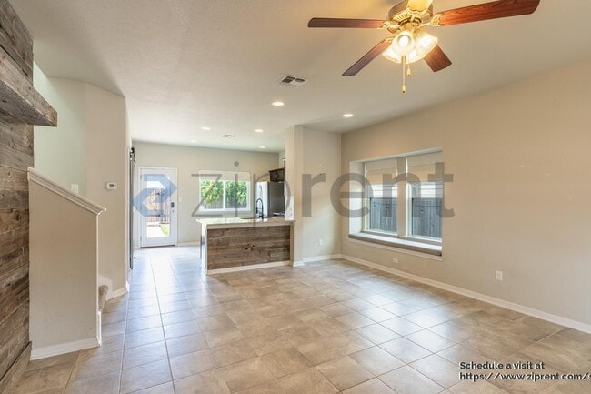 215 Friendship Oak Dr in San Marcos, TX - Building Photo - Building Photo