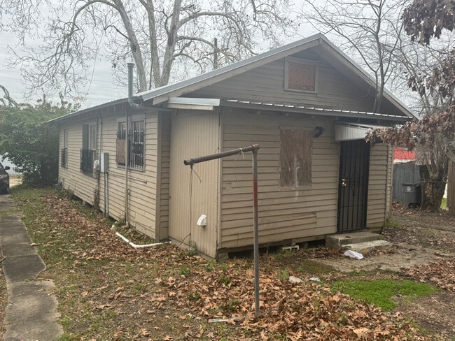 536 N 24th St in Baton Rouge, LA - Foto de edificio - Building Photo
