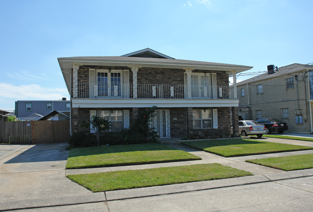 3718 Saratoga Dr in Metairie, LA - Building Photo