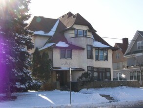 314 10th Ave SE in Minneapolis, MN - Building Photo - Building Photo