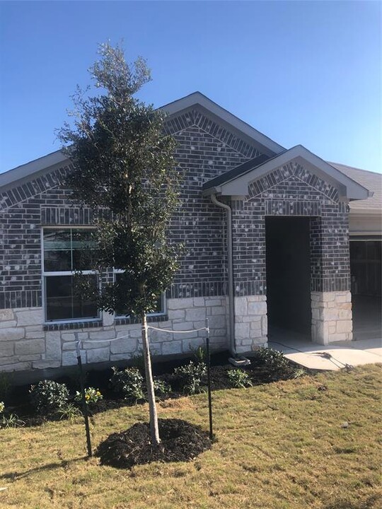 6317 Wideleaf Dr in Austin, TX - Building Photo