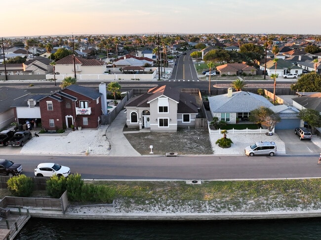 13810 Captain Kidd Dr in Corpus Christi, TX - Building Photo - Building Photo