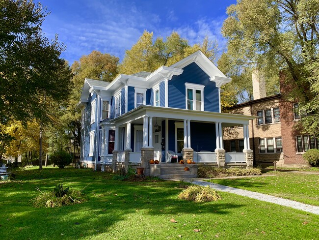 278 Douglas Ave