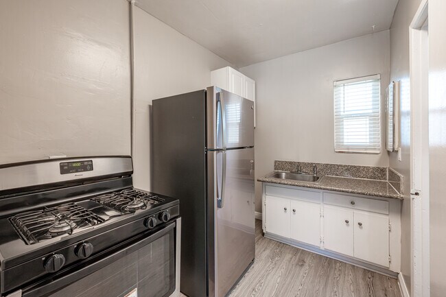 Twin Palms in Pomona, CA - Foto de edificio - Interior Photo