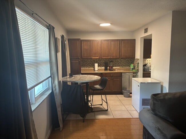 6080 22nd Ave N in St. Petersburg, FL - Building Photo - Building Photo