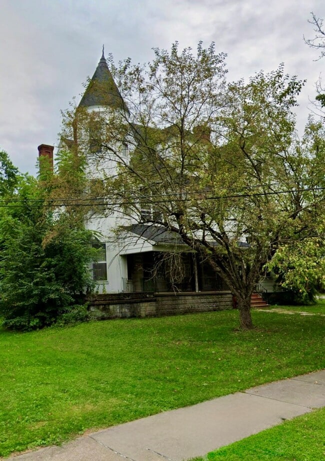 103 S 7th Ave in Clarion, PA - Building Photo - Building Photo