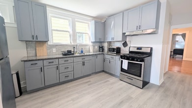 352 Jackson St in Orange, NJ - Building Photo - Building Photo