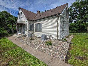 3858 Wooddale Ave S in St. Louis Park, MN - Building Photo - Building Photo