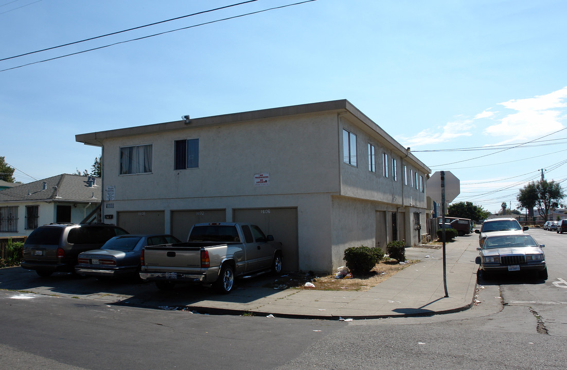 1600 Chanslor Ave in Richmond, CA - Building Photo