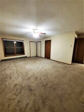 1255 Norton St, Unit 2 in Hammond, WI - Foto de edificio - Building Photo