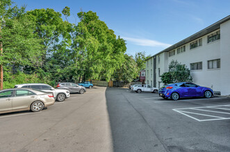 Breezeway in Birmingham, AL - Building Photo - Building Photo