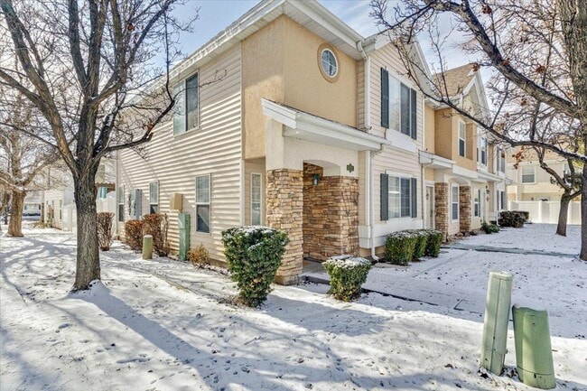 property at 184 E Rideout Hall Ln