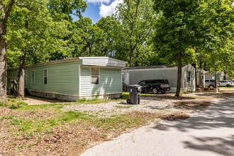 Forest Cove South in Springfield, MO - Building Photo - Building Photo