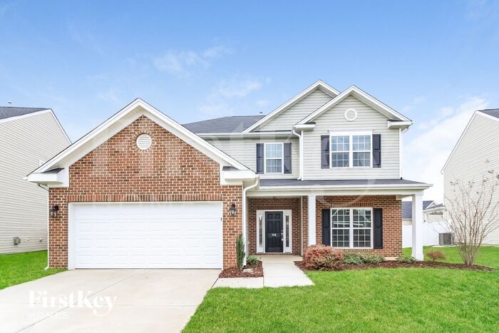 746 Breeders Cup Dr in Whitsett, NC - Building Photo