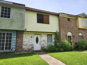 8936 Glacier Ave in Texas City, TX - Foto de edificio - Building Photo